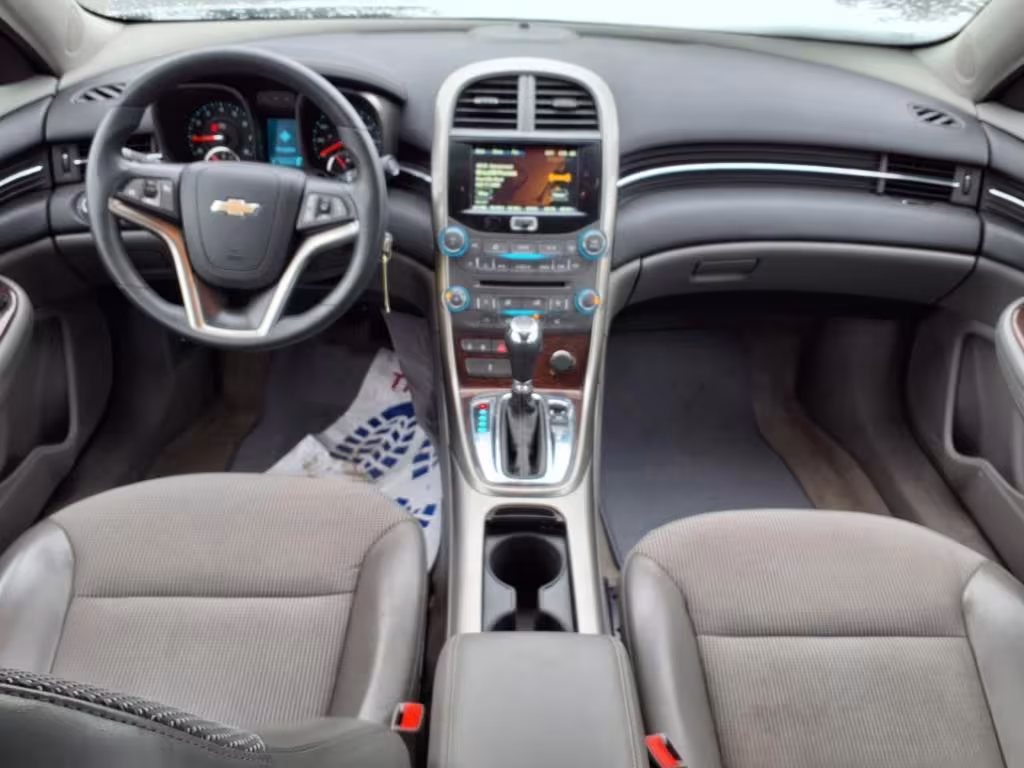 2013 Chevrolet Malibu - 1G11C5SA0DF147462 - Image #3